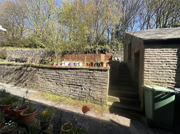 3 bed Terraced for sale Image 10