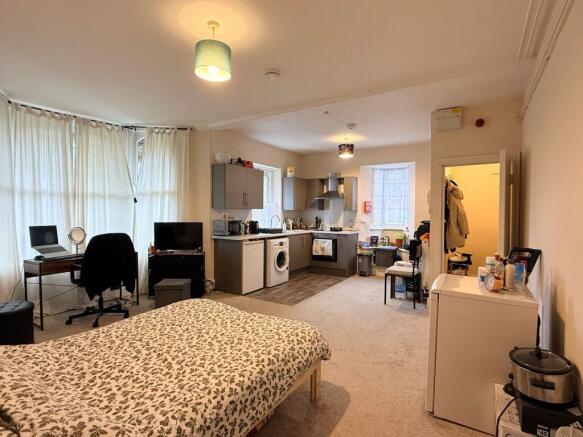 Living / Sleeping area