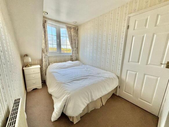 3 bed Semi-Detached Bungalow for sale Image 12