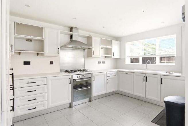 4 bed Detached for sale Image 7