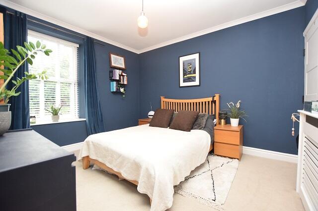 3 bed Terraced to rent Image 8