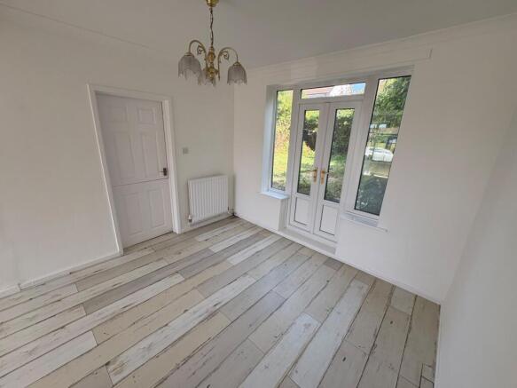 3 bed Semi-Detached to rent Image 4