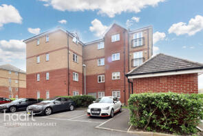 Flat 3, 6 Richmond House, Twickenham Close, Stratton St Margaret, Swindon SN3 3FL