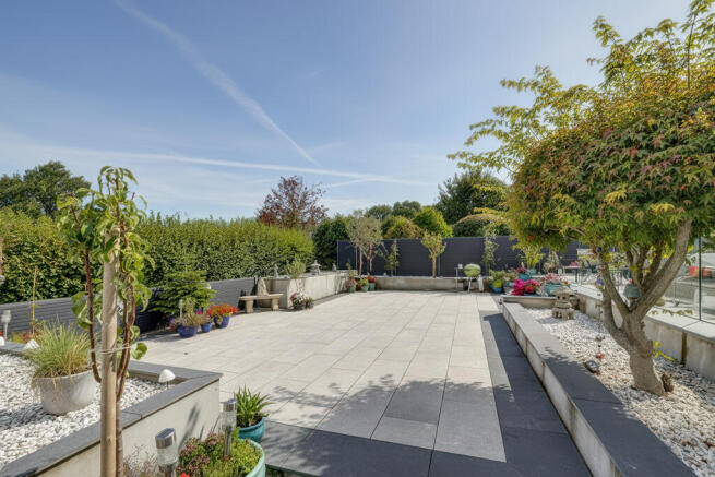 Show Stopping Rear Terraced Gardens