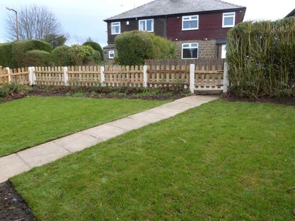 GARDEN TO THE FRONT ELEVATION IMAGE TWO 