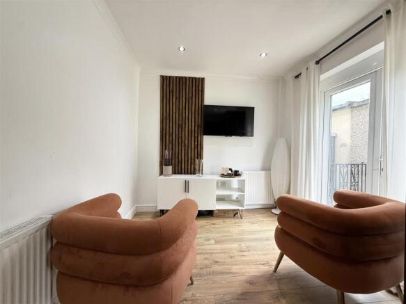 3 bed Terraced for sale Image 10