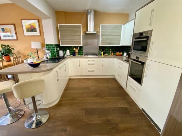 fountain st 16 kitchen.jpg
