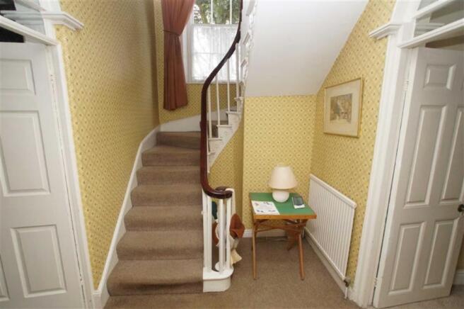 Spacious Entrance Ha