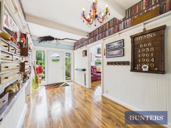 5 bed Detached for sale Image 10