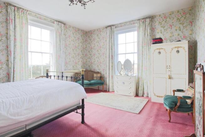 4 bed Detached for sale Image 11