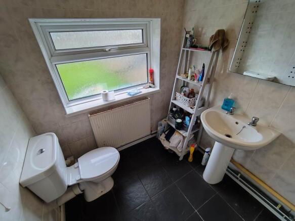 Ground floor bathroo