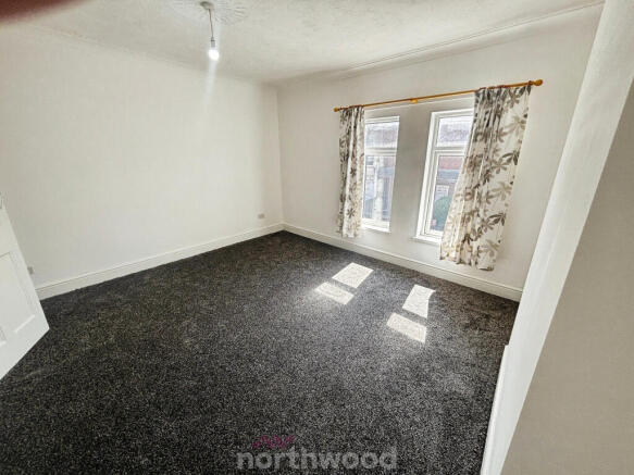 2 bed Terraced to rent Image 12