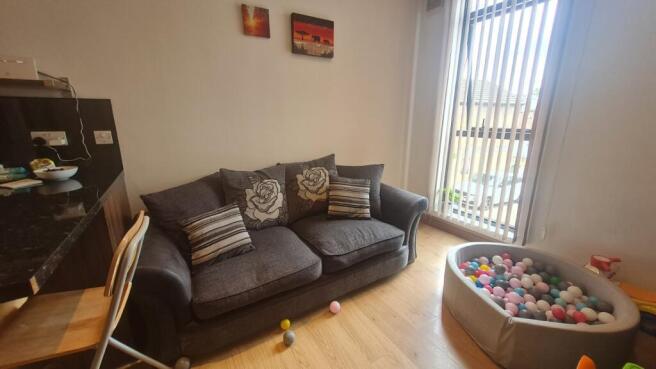 1 bed Flat to rent Image 5