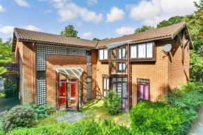 35, Spinney Gardens, London SE19 1LL