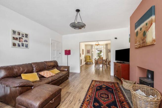 Goldstone Crescent 42 THROUGH LOUNGE DIINER.jpeg