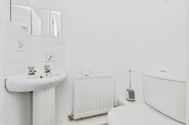 3 bed Semi-Detached for sale Image 7