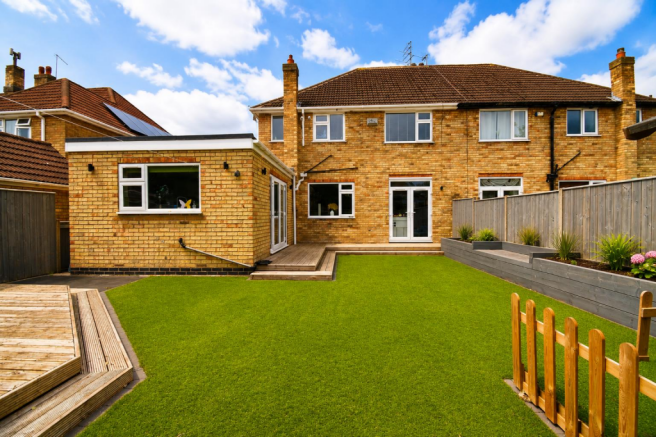 3 bed Semi-Detached for sale Image 4