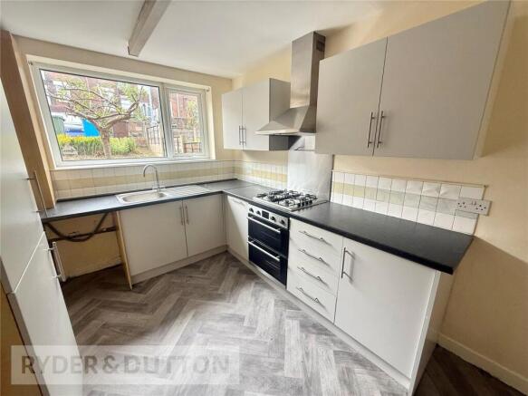 3 bed Terraced to rent Image 4