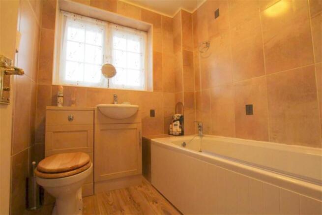 BATHROOM/WC