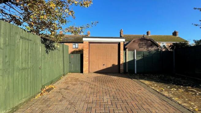 Garage & Parking