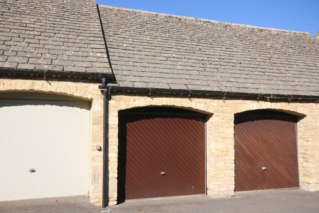 Centre garage