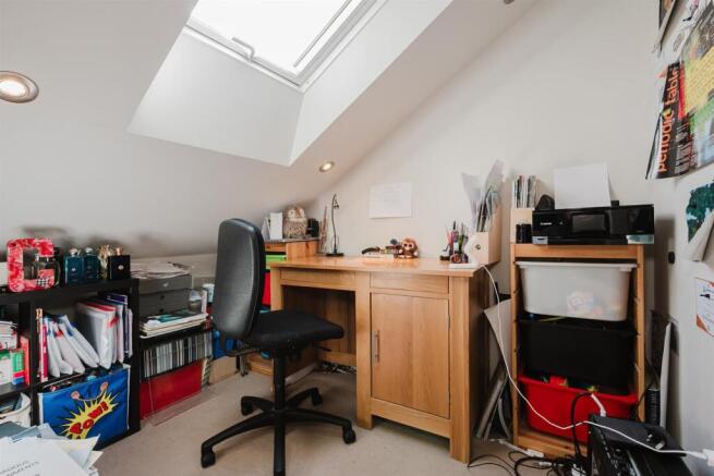 Bedroom 2 Study Area