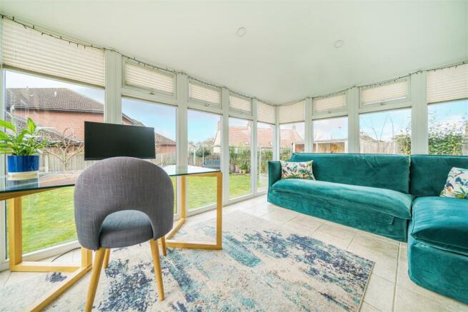 SUMMER HOUSE
