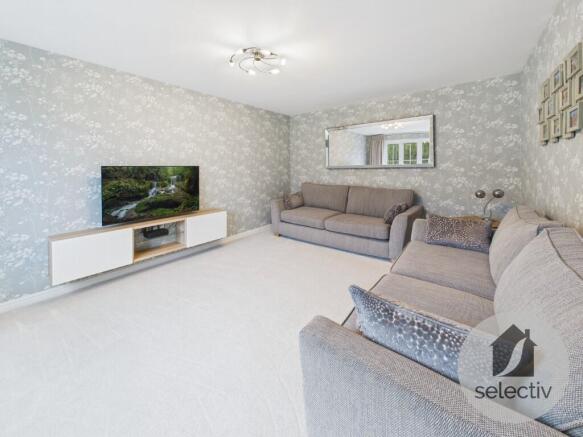 5 bed Detached for sale Image 5