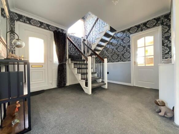 4 bed Detached Bungalow for sale Image 11