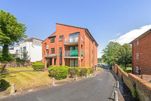 Flat 2, 89 Alexander Court, Bromley Road, Bromley BR2 0AA
