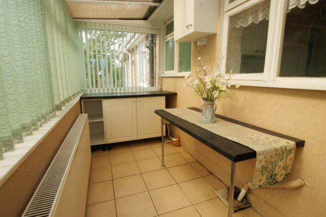 2 bed Semi-Detached Bungalow for sale Image 4