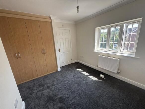 3 bed Terraced to rent Image 9