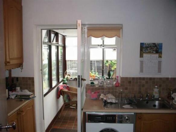 FITTED KITCHEN