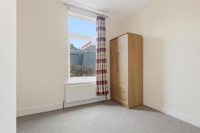 3 bed Terraced for sale Image 9