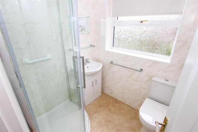 FIRST FLOOR SHOWER ROOM