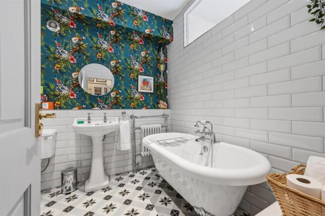 Bathroom - bath and sink.jpg
