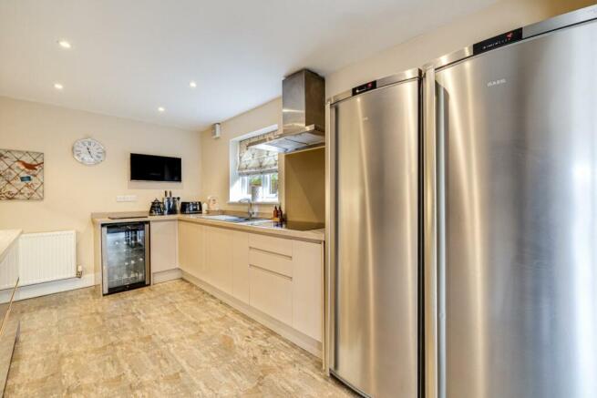 4J6A2540HDRDoultonClose.Resized.jpg