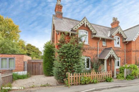 High Street, Great Glen, LE8