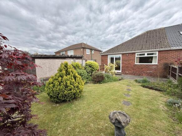 2 bed Semi-Detached Bungalow for sale Image 11