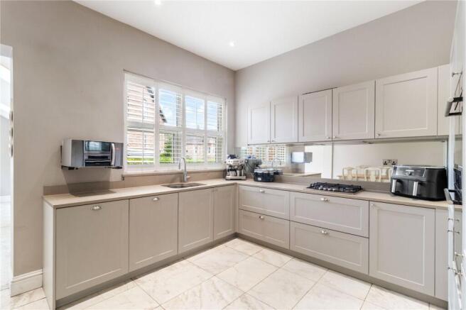 Hale Road, Altrincham, Greater Manchester, WA14 photo 4