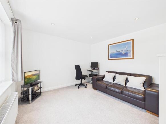 4 bed Detached for sale Image 6