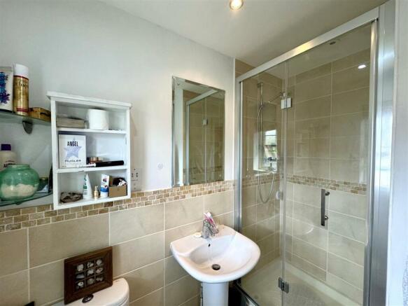 En-Suite Bathroom