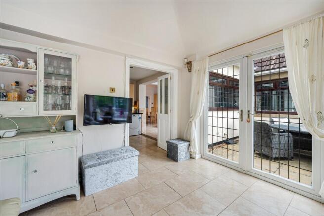 5 bed Detached for sale Image 10
