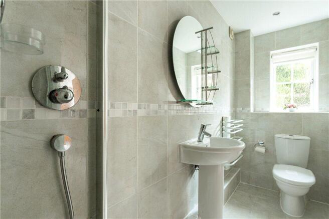 2 bed Apartment for sale Image 8