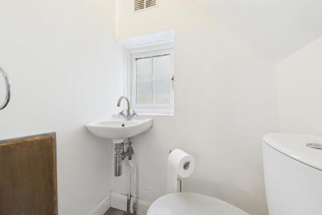 3 bed Semi-Detached for sale Image 10