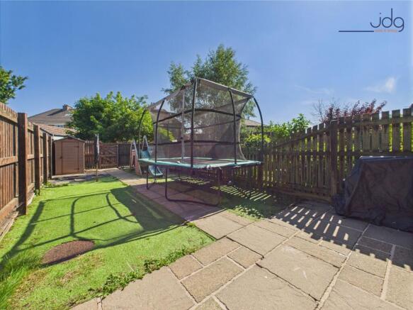 Spacious Private Garden