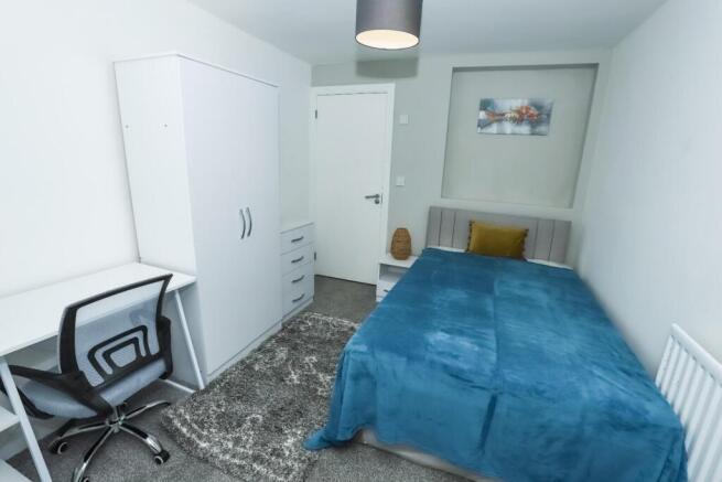 5 bed Private Halls to rent Image 9