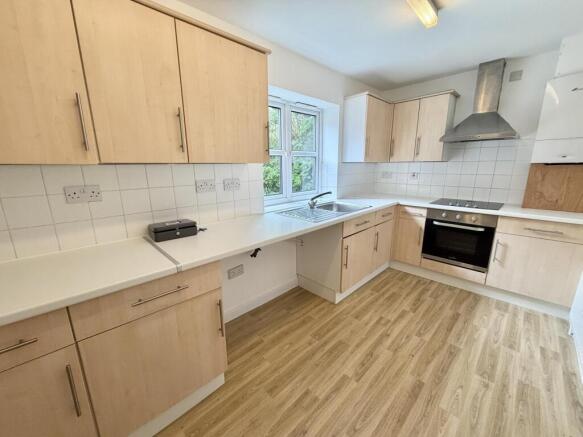 3 bed Semi-Detached for sale Image 4