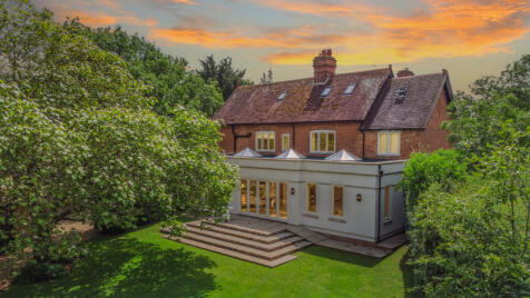 Winslow Road Padbury Buckingham, Buckinghamshire, MK18 2AU