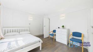 14, Moira Court, Balham High Road, London SW17 7AH